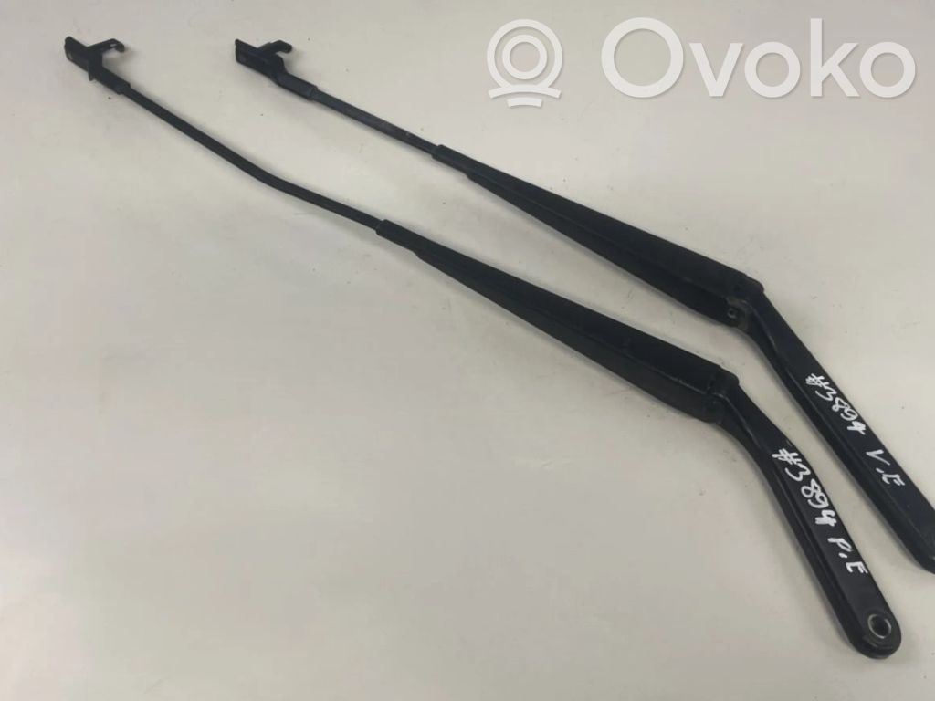 BMW X6 E71 Front wiper blade arm 