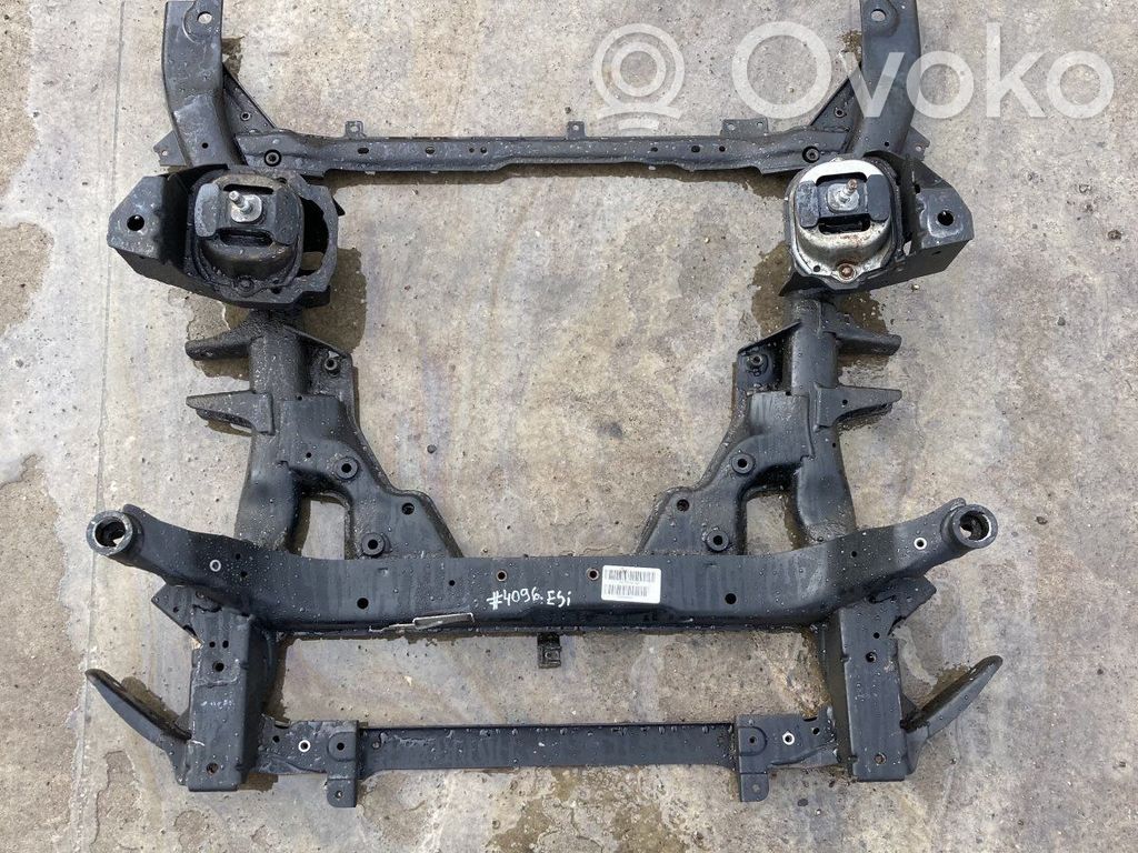 BMW X5 E70 Front subframe 