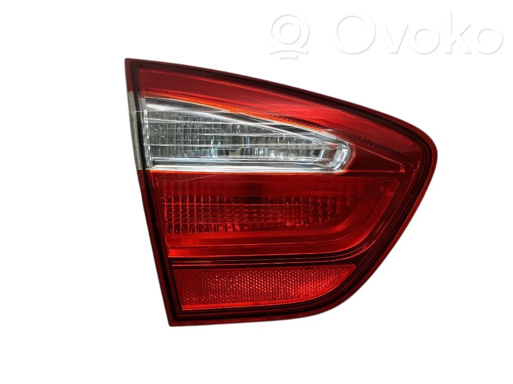KIA Rio Aizmugurējais lukturis pārsegā 