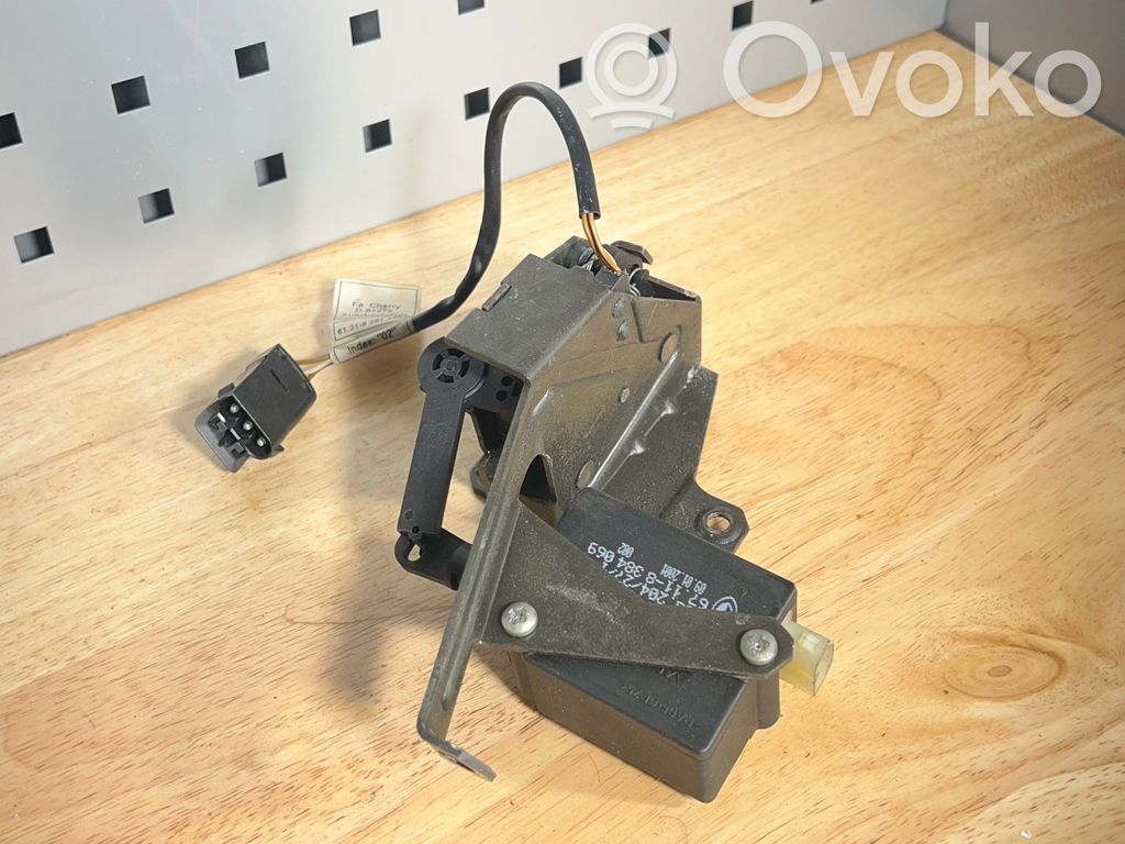 BMW 5 E39 Tailgate window lock/catch/latch 