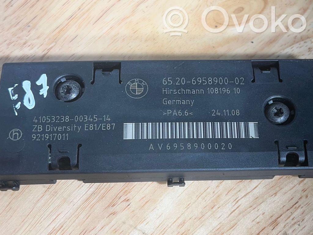 BMW 1 E81 E87 Antenos stiprintuvas 