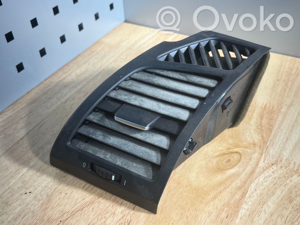 BMW 1 E81 E87 Moldura protectora de la rejilla de ventilación lateral del panel 