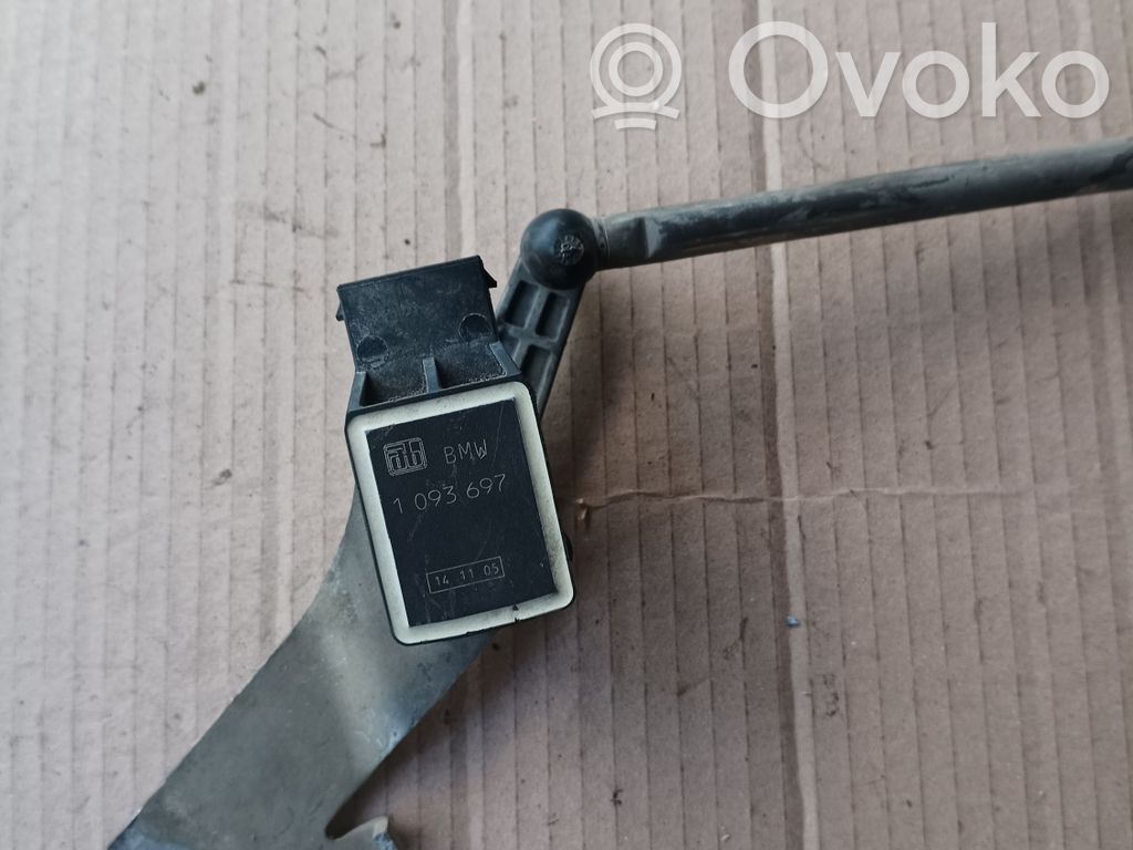 BMW 5 E60 E61 Czujnik poziomu zawieszenia pneumatycznego osi przedniej 