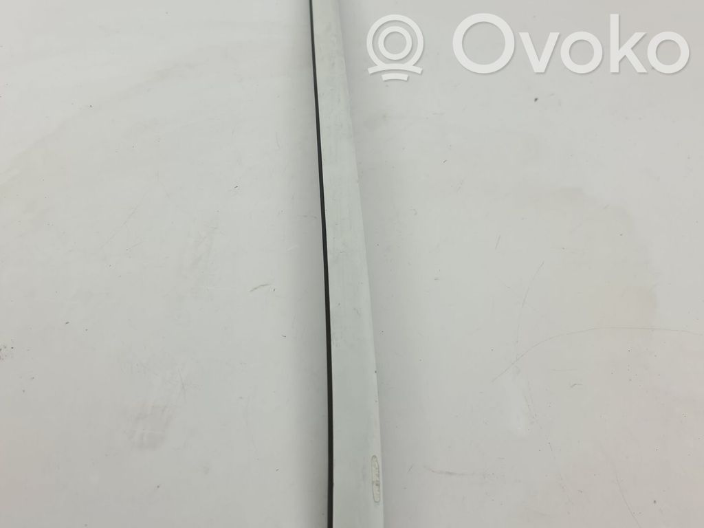 BMW X6 E71 Takaluukun/tavaratilan sivuverhoilu 