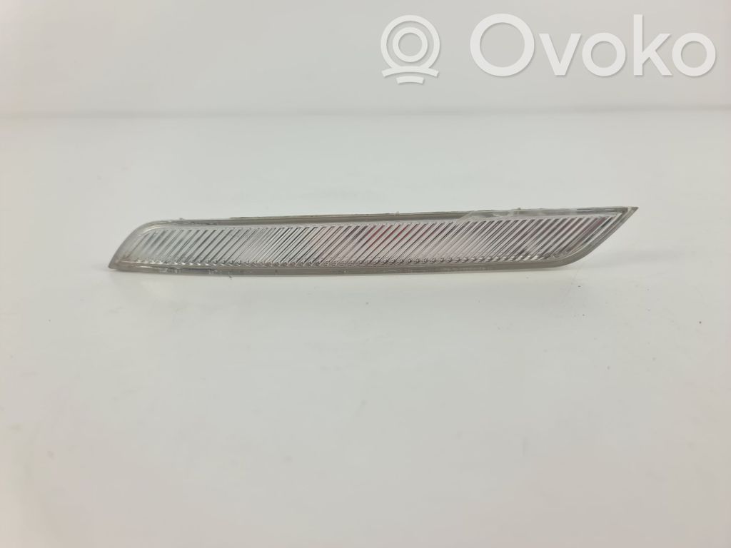BMW X6 E71 Front reflector 