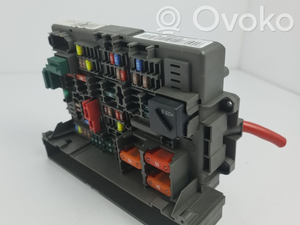 Fuse box set   9119446