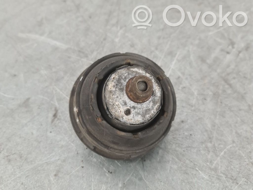 Engine mount bracket   1095444