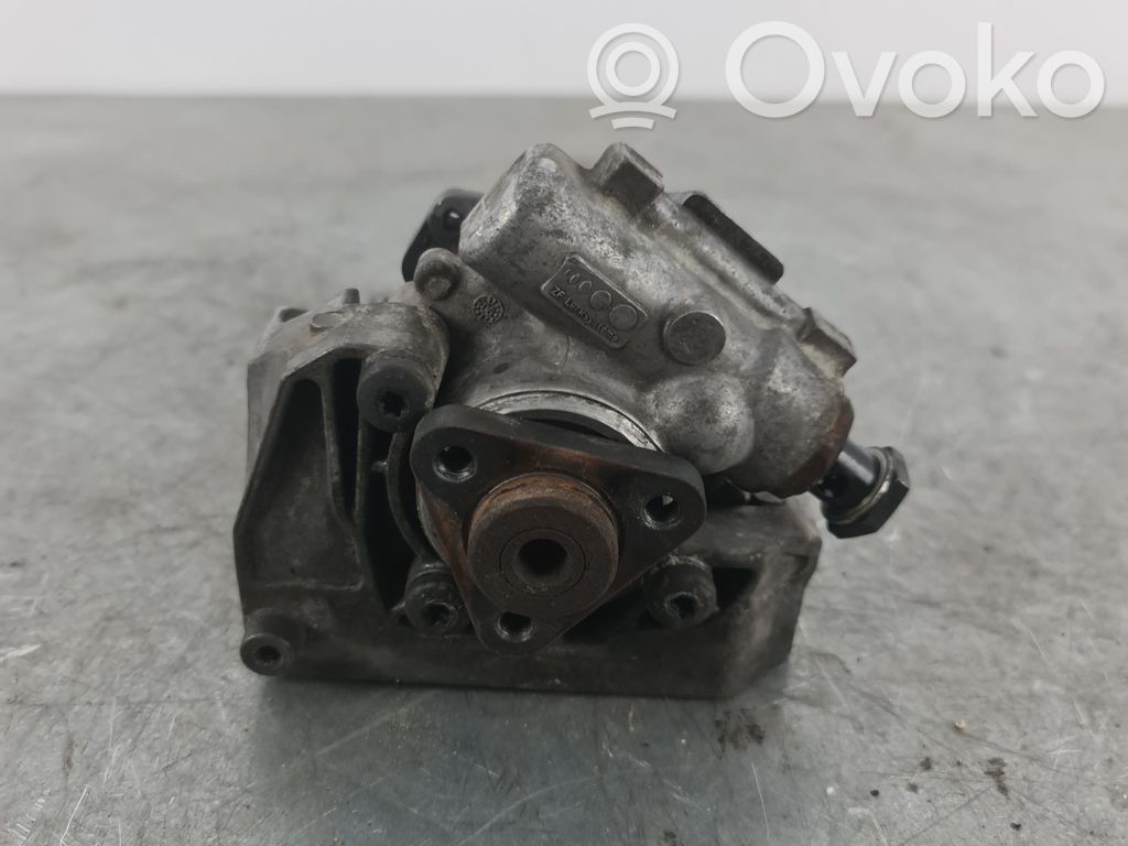 BMW 3 E90 E91 Vairo stiprintuvo siurblys 