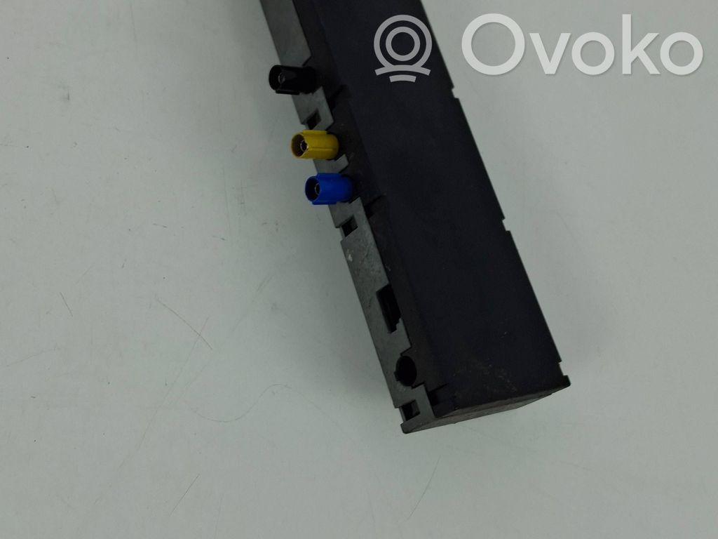 BMW 3 E46 Antenos stiprintuvas 