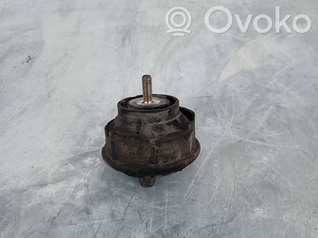 Engine mount bracket   1094813