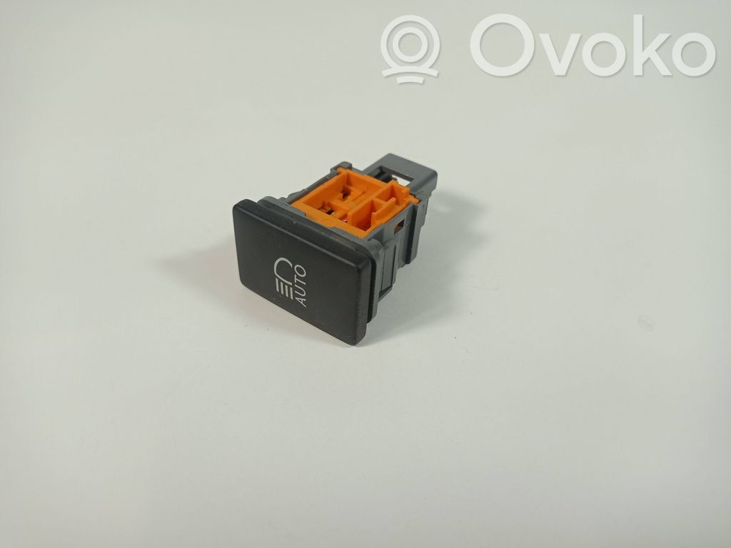 Interruptor de luz   15B550