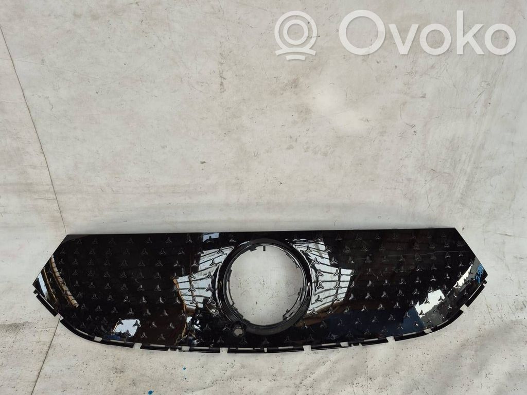 Mercedes-Benz EQA Etusäleikkö 