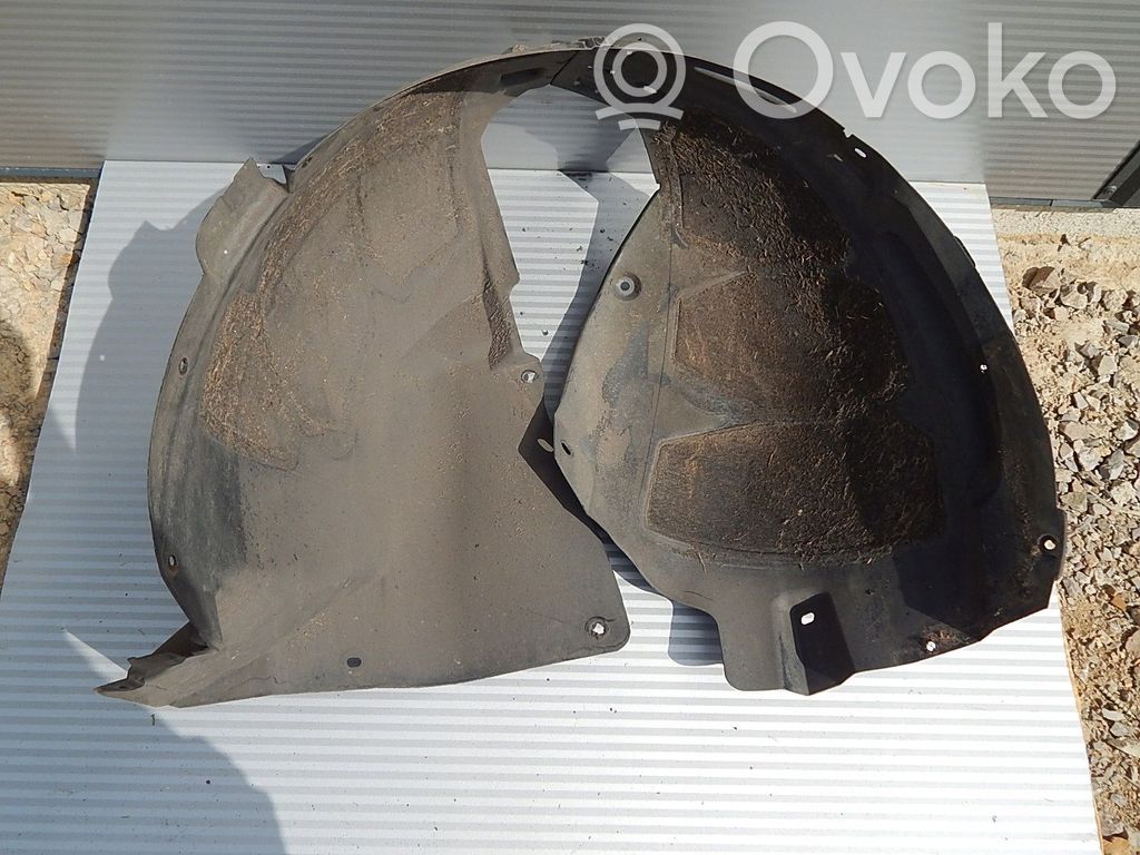 Opel Zafira C Nadkole przednie 