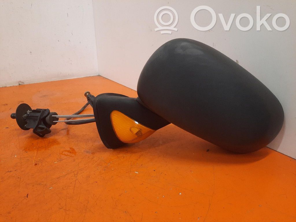 Renault Modus Front door electric wing mirror 