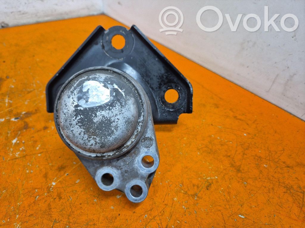 Ford Fiesta Engine mount vacuum valve 