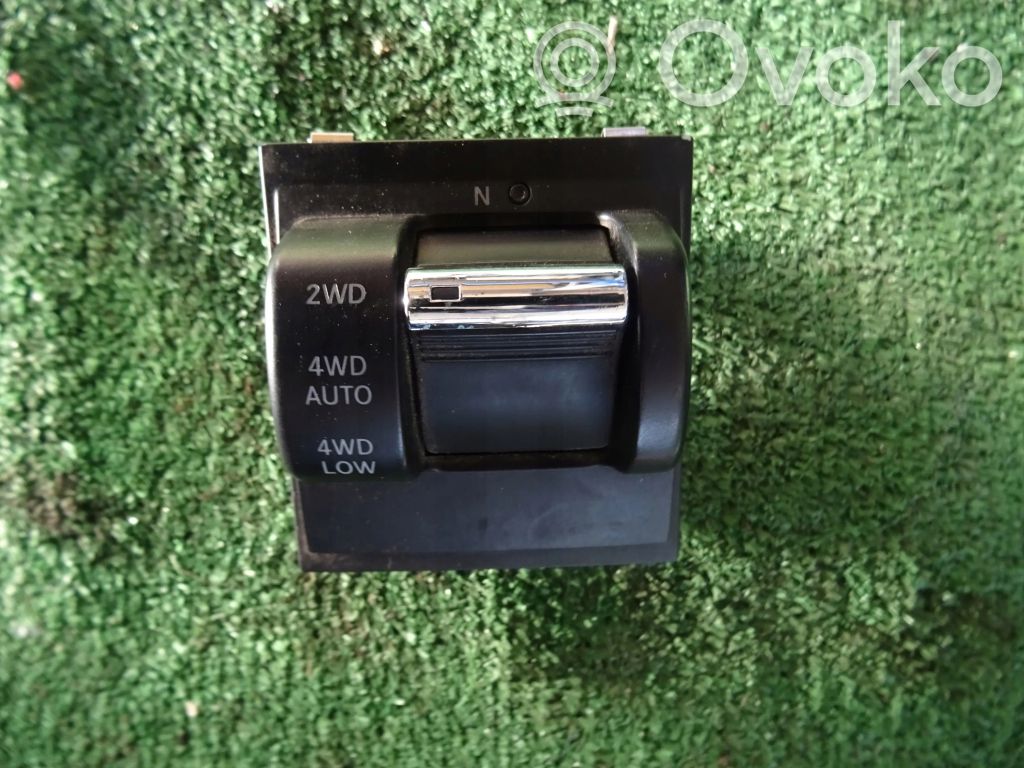 Differential lock switch   68026186AA