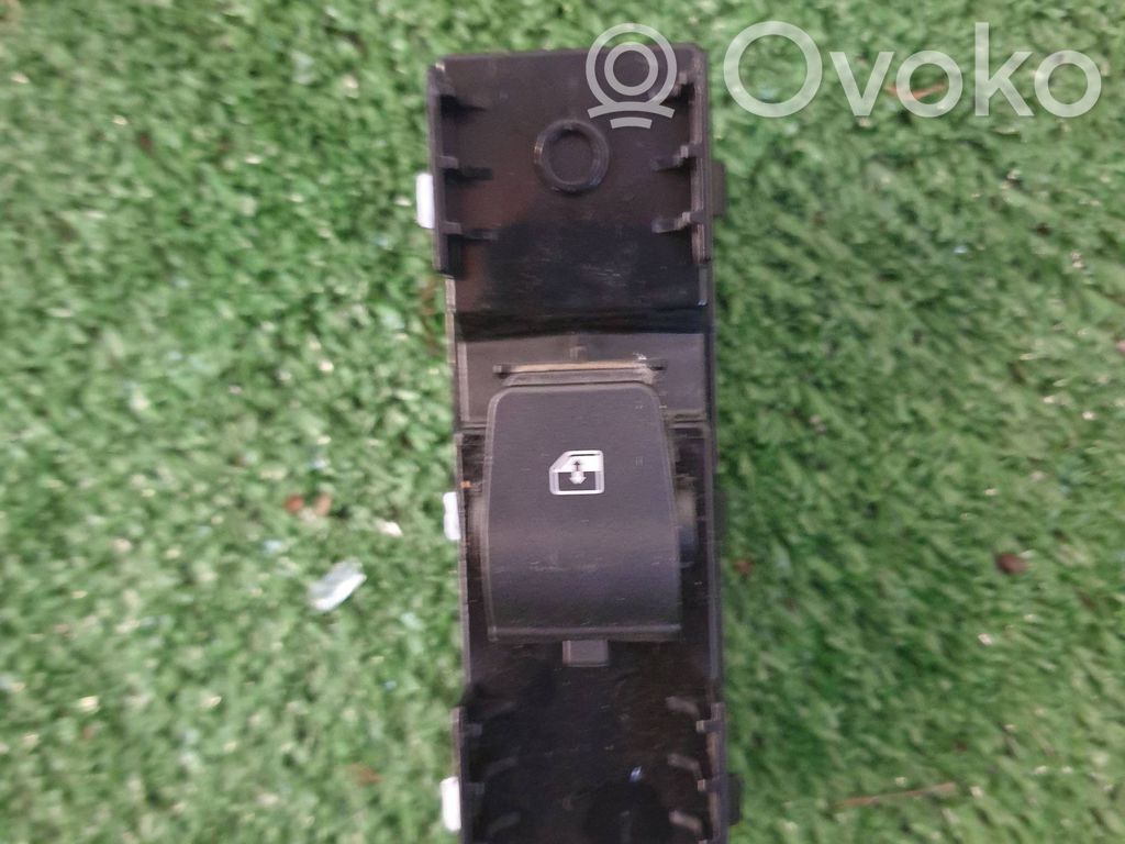 Hyundai i30 Electric window control switch 