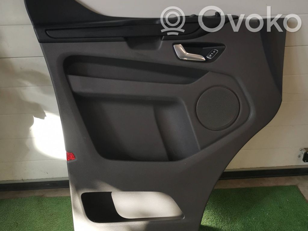 Ford Transit Custom Revestimiento de puerta delantera 