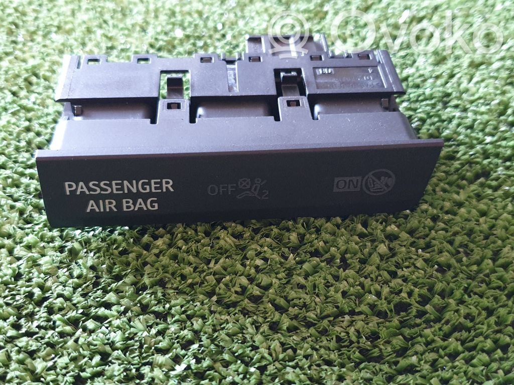 Seat Leon (5F) Schalter Beifahrerairbag ein/aus 