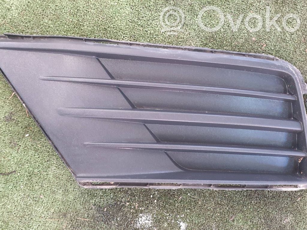 Volkswagen Caddy Rejilla inferior del parachoques delantero 