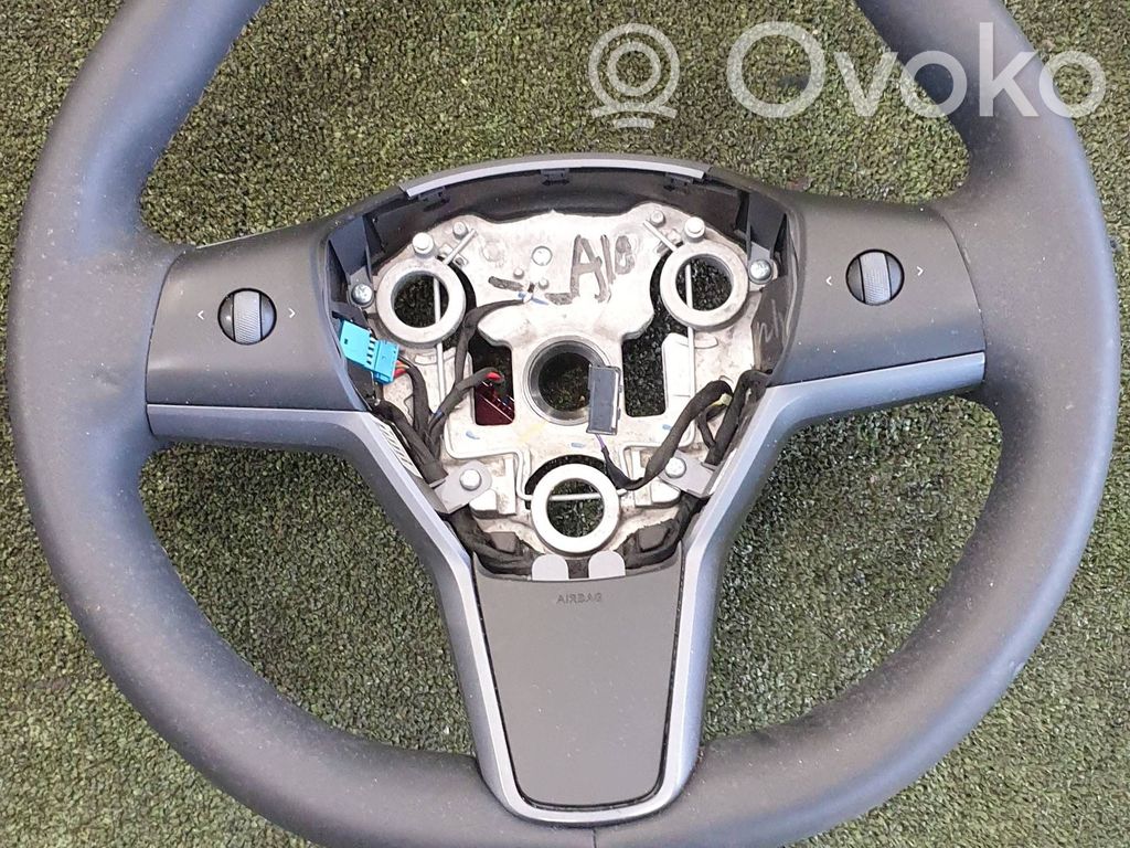 Tesla Model Y Vairas 