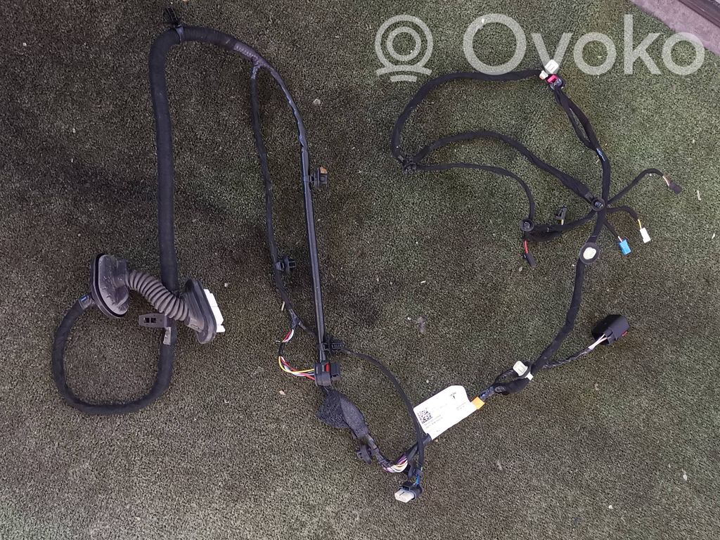 Tesla Model Y Cableado de puerta trasera 