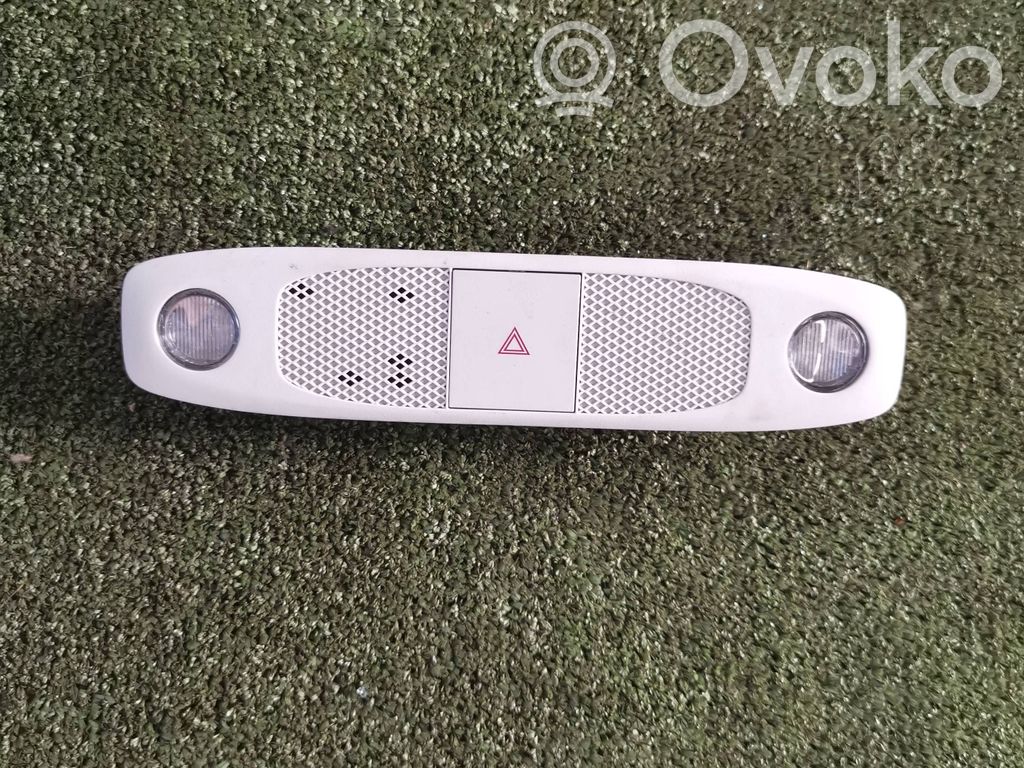 Tesla Model Y Światło fotela przedniego 