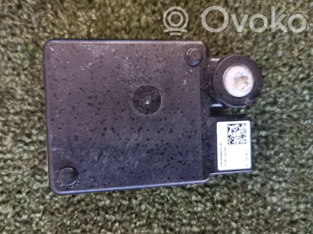 Tesla Model Y Capteur radar de distance 