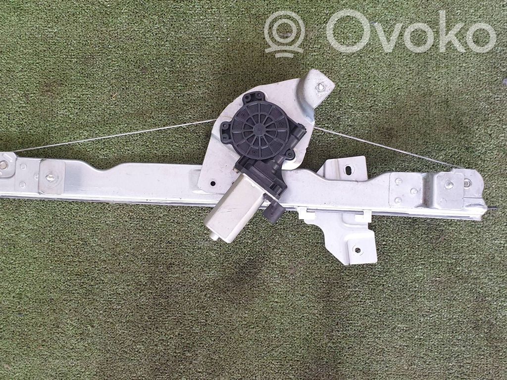 Dacia Sandero Front door window regulator with motor 