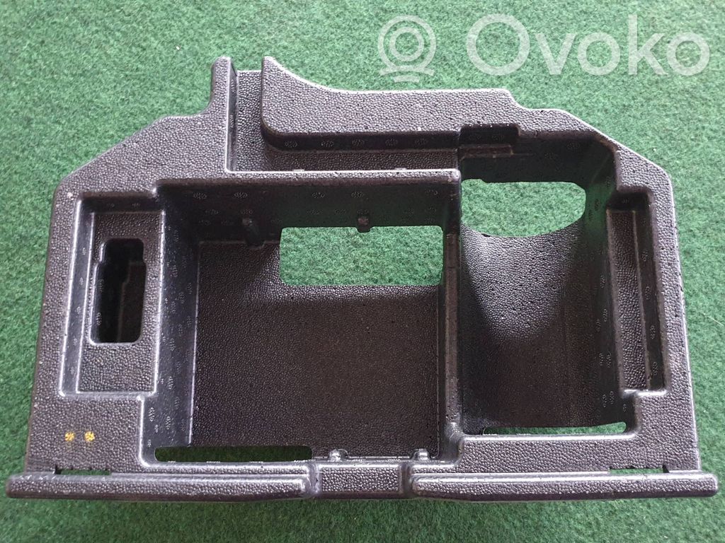 Audi A4 S4 B9 8W Otros elementos de revestimiento del maletero/compartimento de carga 