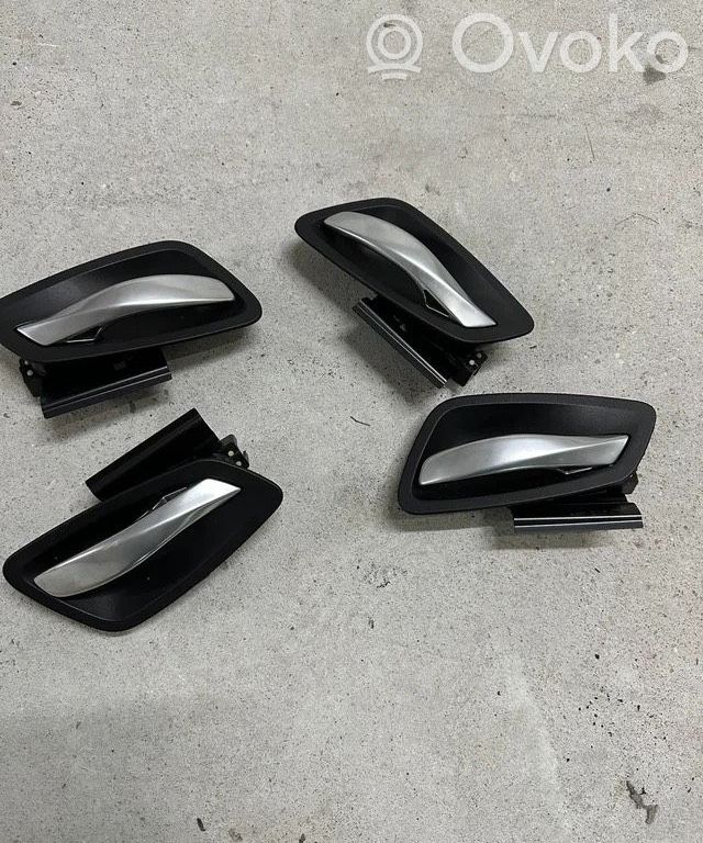 Manecilla interna puerta delantera   3000032300,3000031900,10628510,6975494