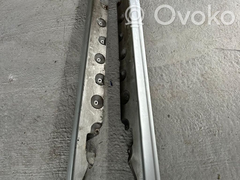 Sill   51717890011,51130021495,51130021494,51717890012