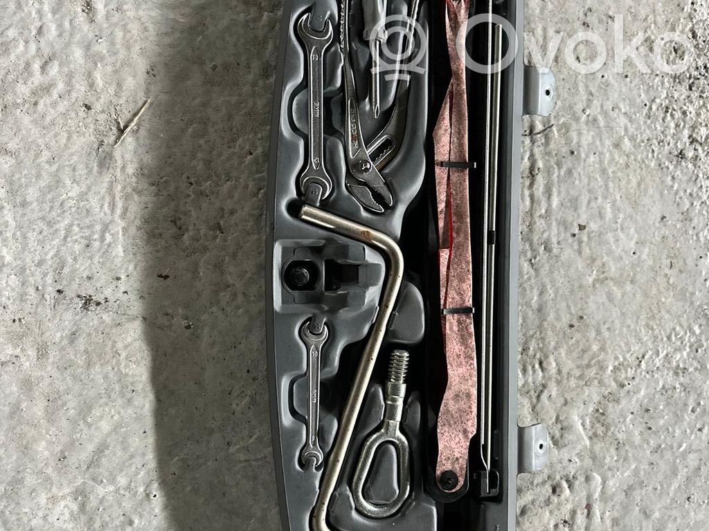 BMW 3 E46 Tool box 
