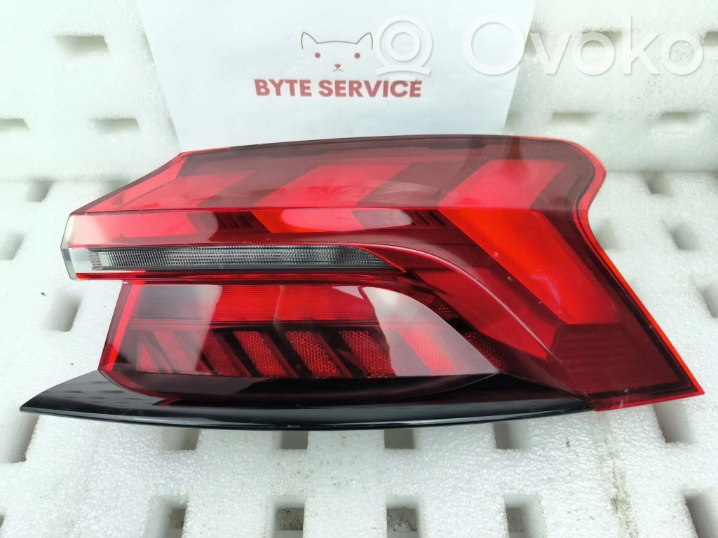 Rear/tail lights