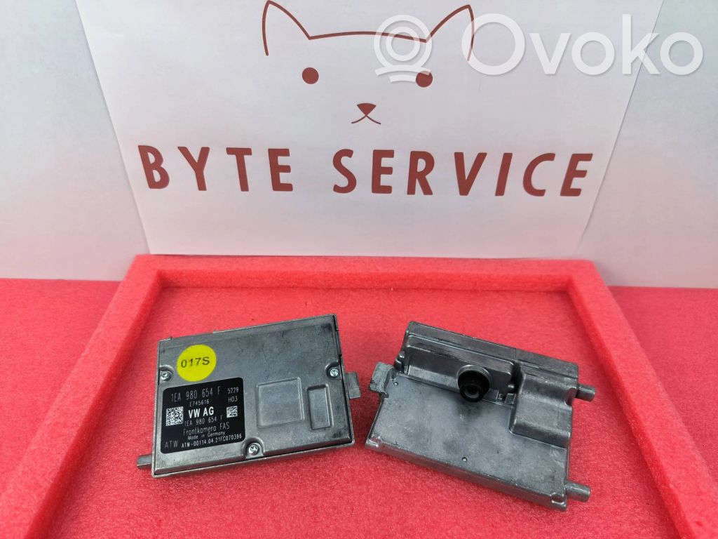 Skoda Enyaq iV Windshield/windscreen camera 