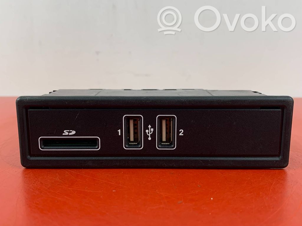 Mercedes-Benz C W205 Enchufe conector USB 