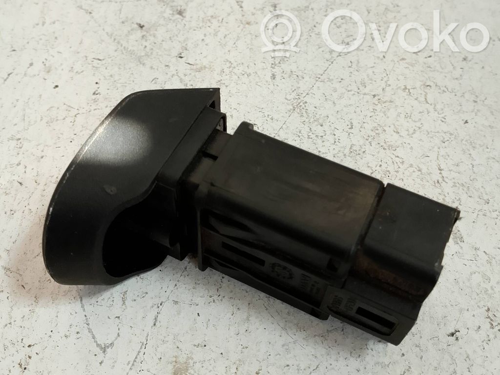 Renault Megane II Hazard light switch 