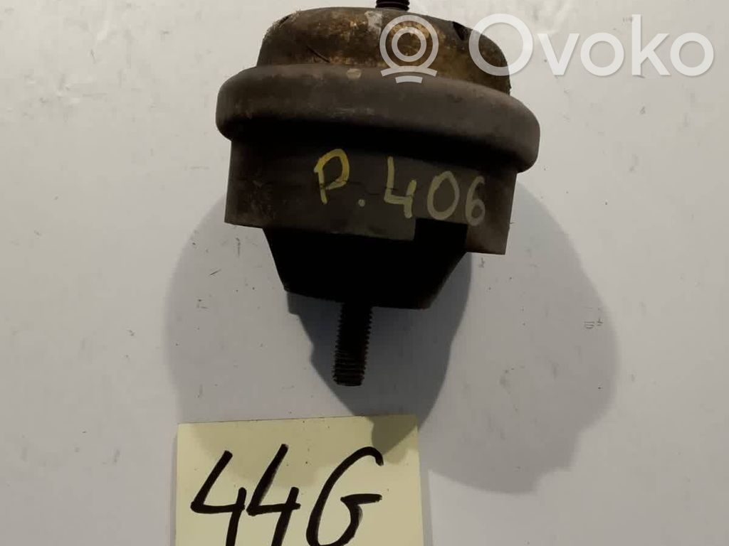 Peugeot 406 Engine mount bracket 