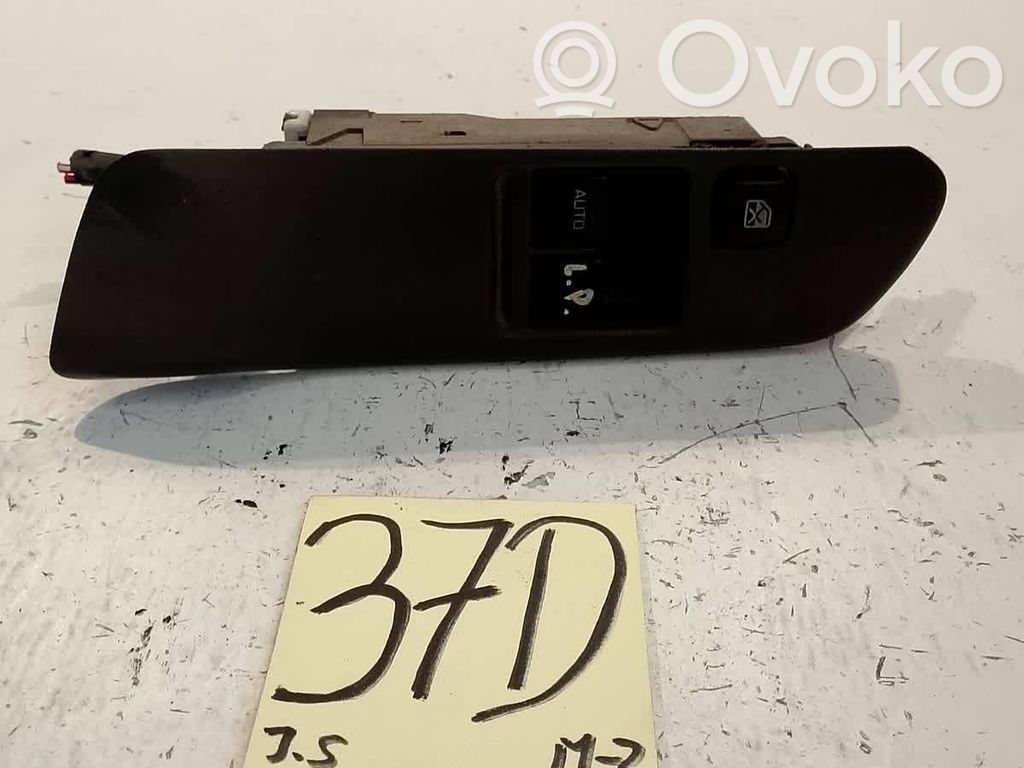 Nissan Primera Electric window control switch 