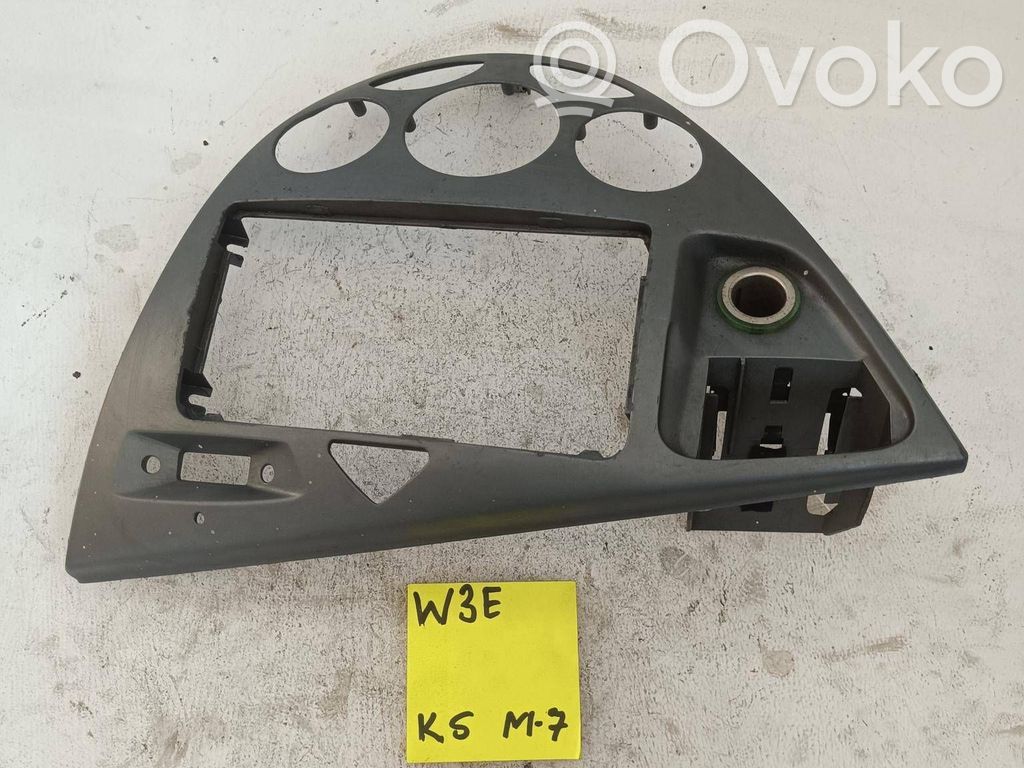 Ford Focus Kita salono detalė 