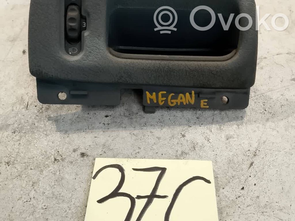 Renault Megane I Headlight level height control switch 