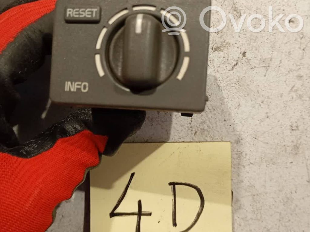 Volvo S40, V40 On-board computer control switch 