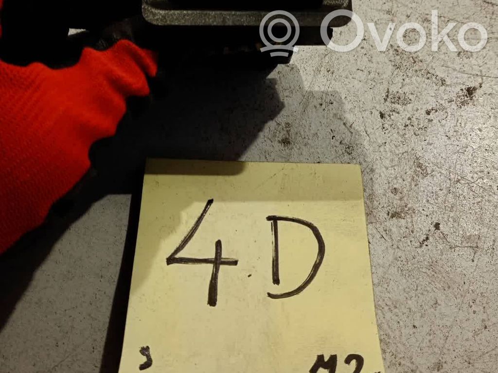 Honda Civic Hätävilkkujen kytkin 