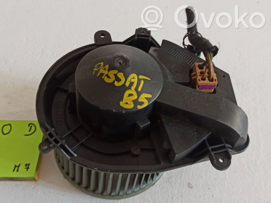 Volkswagen PASSAT B5 Ilmastointilaitteen läpän käyttölaite/moottori (A/C) 