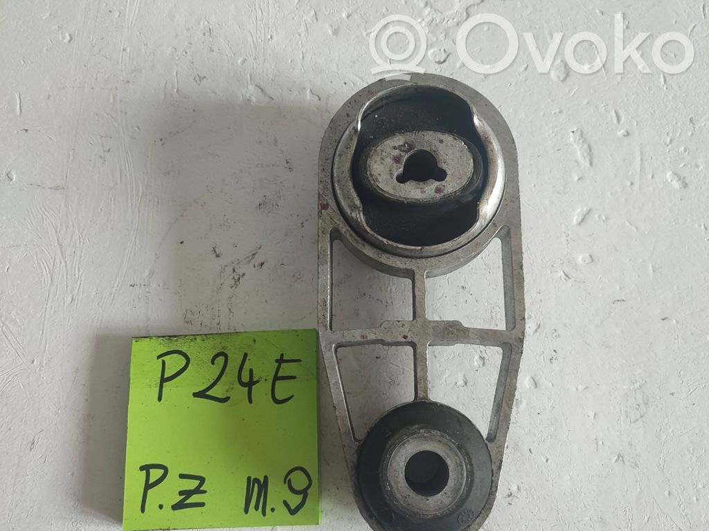 Renault Megane II Engine mounting bracket 