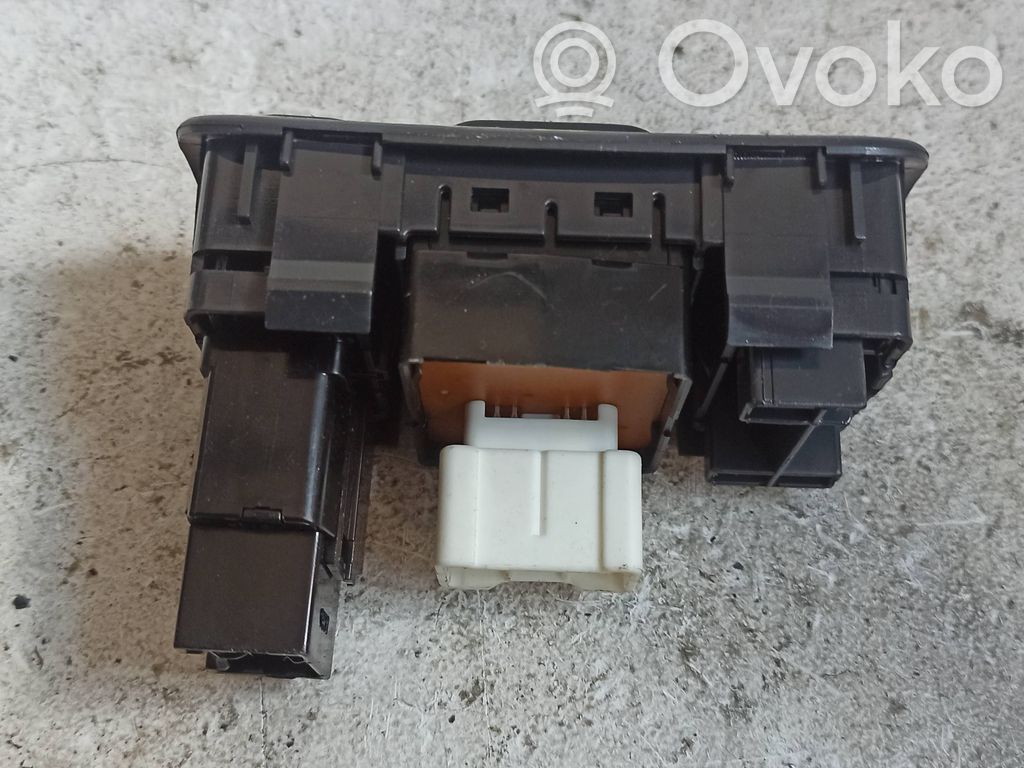 Toyota Corolla E110 Otros interruptores/perillas/selectores 