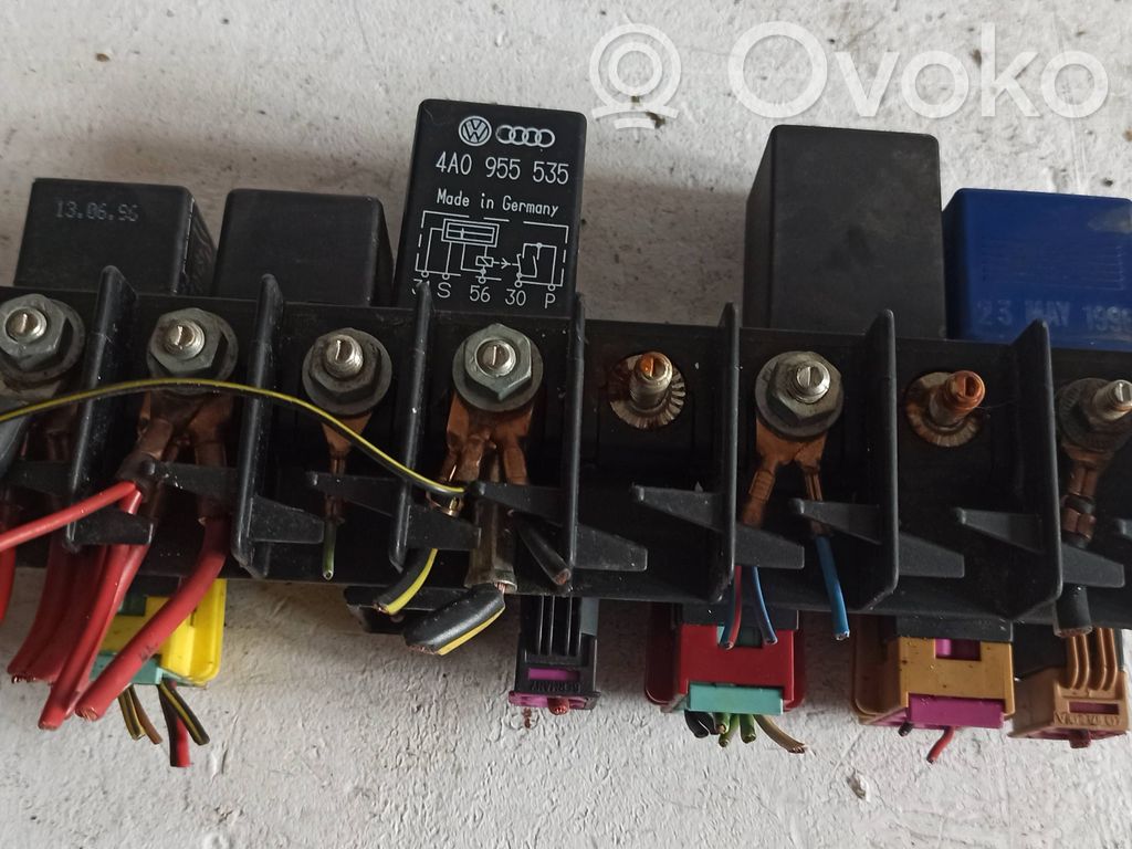 Audi A4 S4 B5 8D Muu rele 