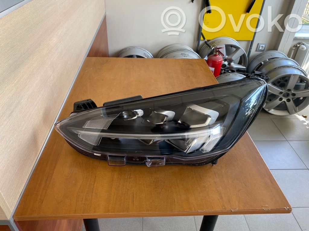 Ford Focus Headlight/headlamp 