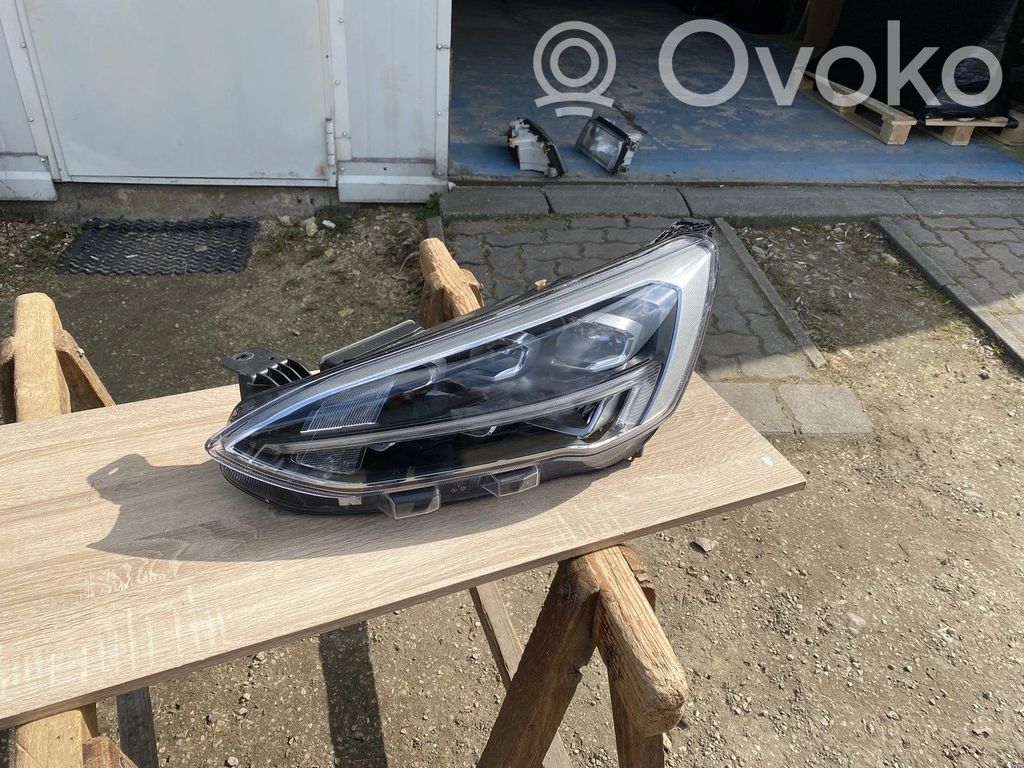 Ford Focus Headlight/headlamp 