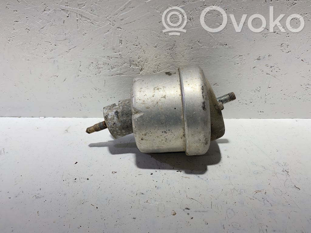 Opel Vectra B Engine mount bracket 